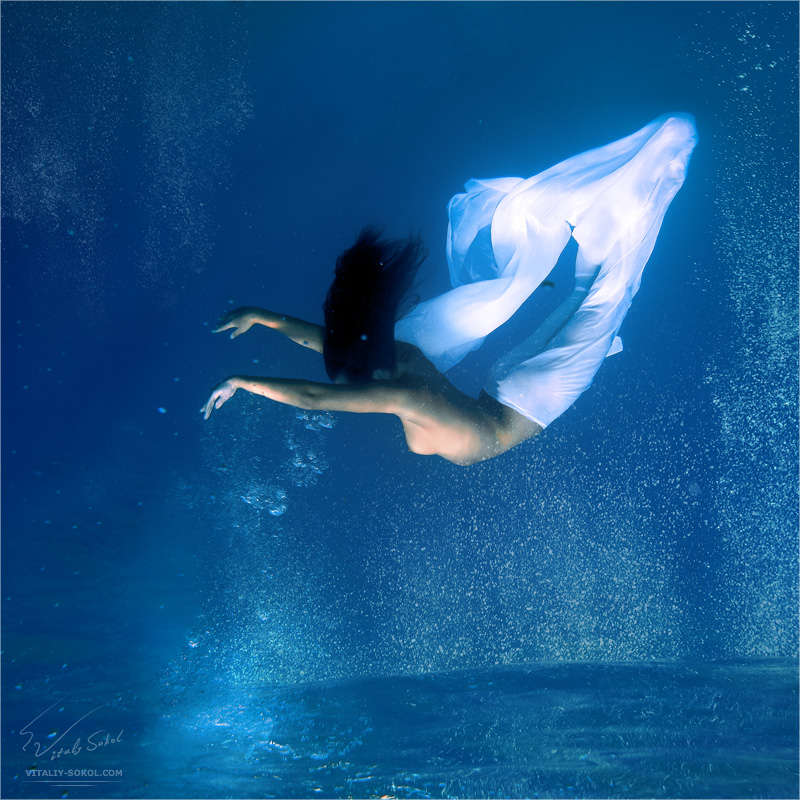 "Underwater Dance. Falling"